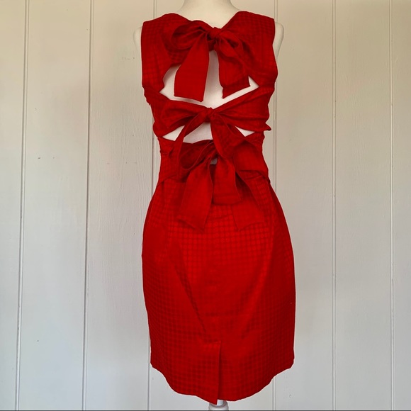 Lipstick red dress with open bow back 🌹🎀❤️ - Picture 4 of 5